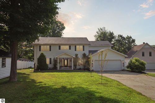 10245 Lakeside Dr, Perrinton, MI, 48871-9615 | Card Image