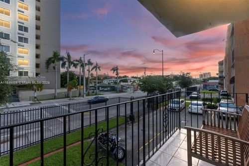apt-211-1051 Sw 1st St, Miami, FL, 33130-1039 | Card Image