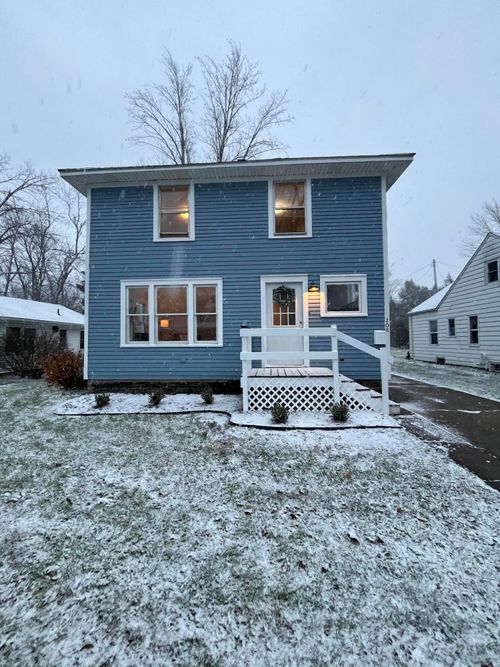 208 E Electric Ct, Sturgis, MI, 49091-1812 | Card Image