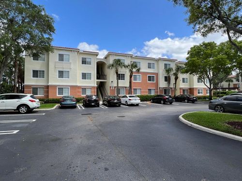 1304-9825 Baywinds 1304 Drive, West Palm Beach, FL, 33411 | Card Image