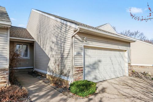 1361 S Village Cir, Kalamazoo, MI, 49009-6118 | Card Image