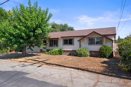 497 San Joaquin Ave, Angels Camp, CA, 95222-8907 | Card Image