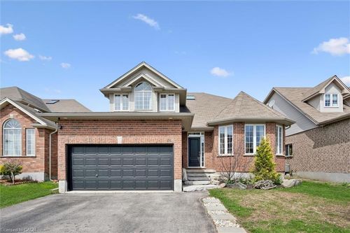556 Black St, Fergus, ON, N1M0A3 | Card Image