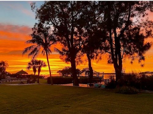 1624 Sea Breeze Dr, TARPON SPRINGS, FL, 34689-2028 | Card Image