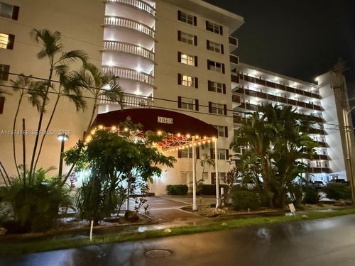 212-3660 Ne 166th St, North Miami Beach, FL, 33160-3880 | Card Image