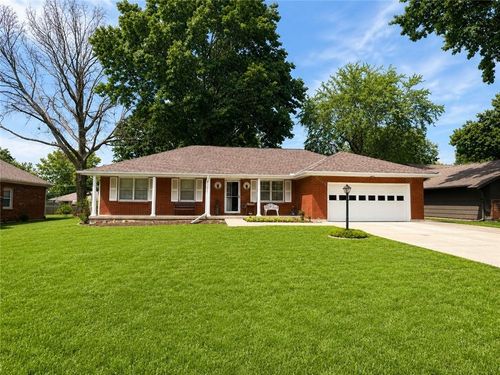 1101 Sw Azure Avenue, Blue Springs, MO, 64015 | Card Image