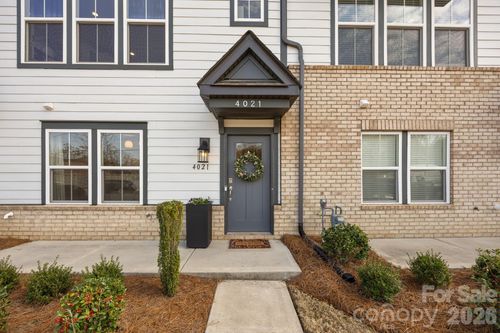 4021 Hidden Oaks Dr, Charlotte, NC, 28205-7028 | Card Image