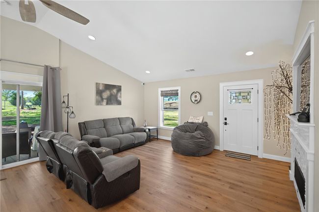 8045 Highway 81 S, House other with 3 bedrooms, 2 bathrooms and null parking in Starr SC | Image 4
