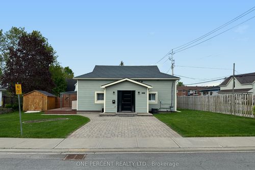 226 Mclaren St, Carleton Place, ON, K7C3K2 | Card Image