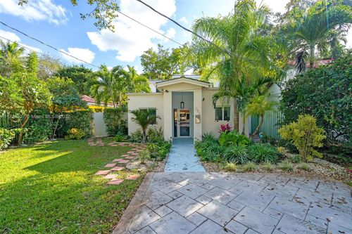 392 Ne 87th St, El Portal, FL, 33138-3020 | Card Image