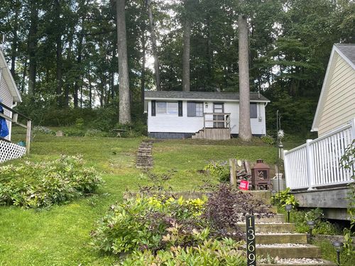 13697 Lower Bayside Dr Ne, Belding, MI, 48809-9365 | Card Image