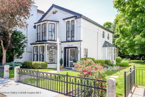 38 Main St, Chatham, NY, 12037-1203 | Card Image