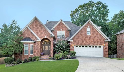 2106 Wellington Woods Dr, Little Rock, AR, 72211-2076 | Card Image