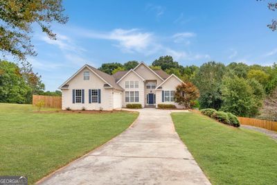 605 Pirklefield Drive, House other with 5 bedrooms, 3 bathrooms and null parking in Covington GA | Image 2