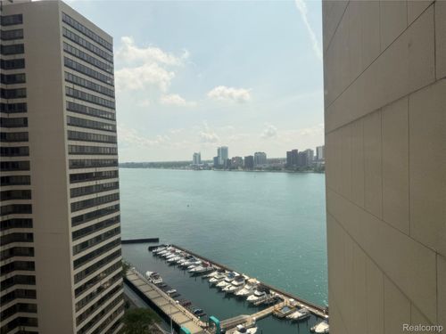 17g-1001 W Jefferson Ave, Detroit, MI, 48226-4508 | Card Image