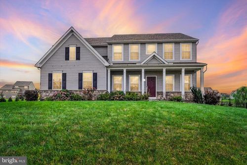 407 Peggy Ln, New Freedom, PA, 17349-9802 | Card Image
