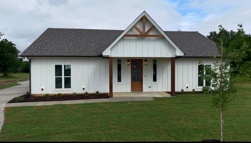 518 Strong St, Bowie, TX, 76230-5523 | Card Image