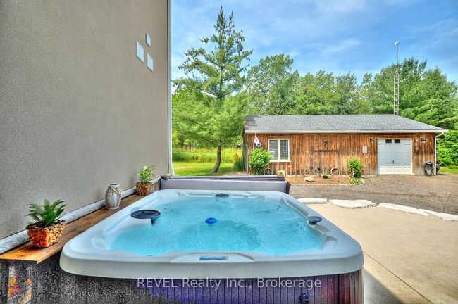9695 Grassy Brook Rd, House other with 4 bedrooms, 3 bathrooms and 15 parking in Port Robinson ON | Image 44