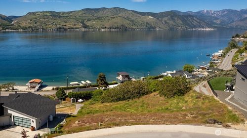 209 Apple Ave, Chelan, WA, 98816-5845 | Card Image