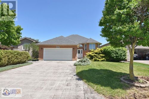 1048 Bellagio Dr, Windsor, ON, N8P1J6 | Card Image
