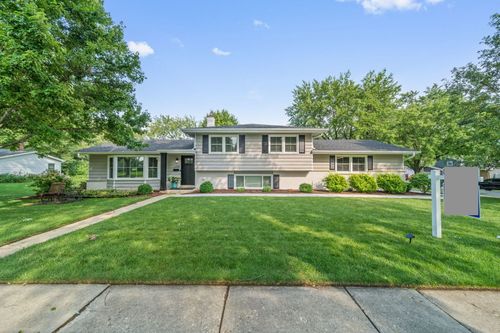 1340 Clyde Dr, Naperville, IL, 60565-1230 | Card Image
