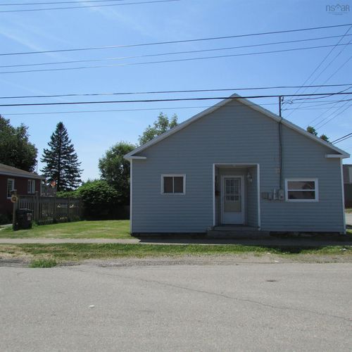 32 Forman St, North Sydney, NS, B2A2L5 | Card Image