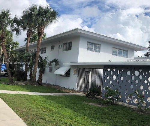 18-12665 Ne 16th Ave, North Miami, FL, 33161-5202 | Card Image