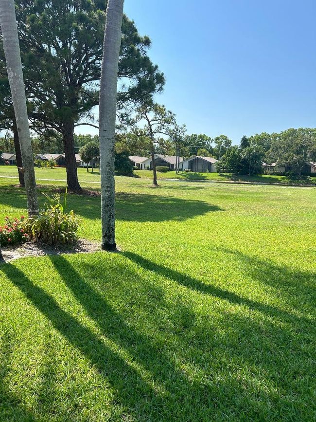 6114 Se Georgetown Pl, Home with 2 bedrooms, 2 bathrooms and null parking in Hobe Sound FL | Image 22