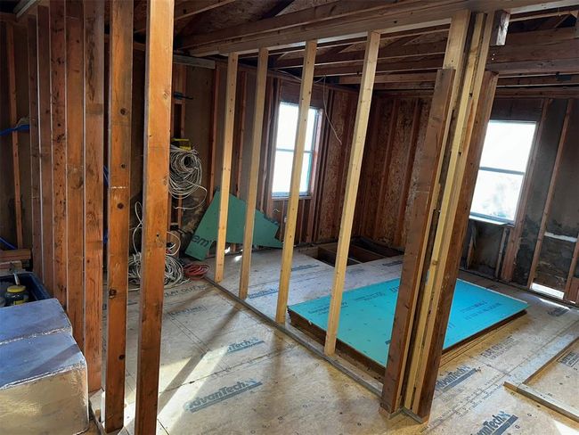 Bathroom into Bedroom 1 | Image 22