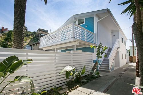 122 Montreal St, Playa del Rey, CA, 90293-7608 | Card Image