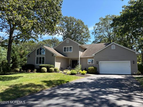 88 Windsor Dr, Eatontown, NJ, 07724-2165 | Card Image