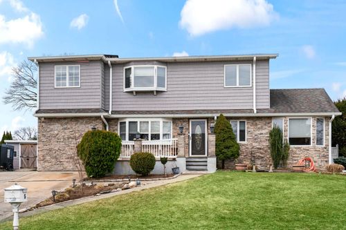 143 San Juan Dr, Hauppauge, NY, 11788-3540 | Card Image