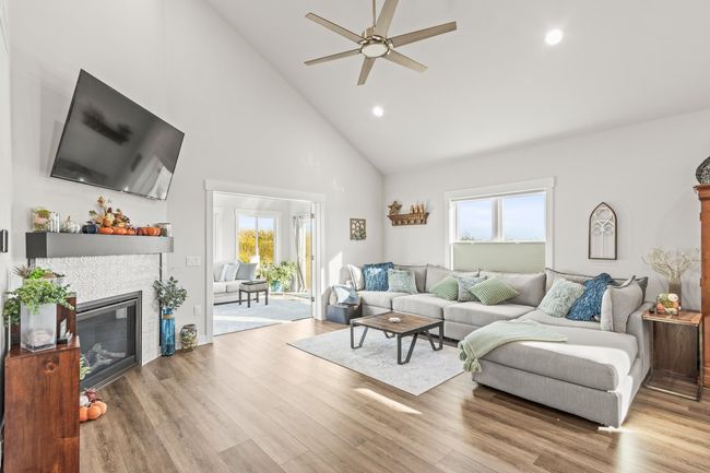 1 - 6558 Vista Vly, Condo with 3 bedrooms, 3 bathrooms and null parking in WINDSOR WI | Image 18
