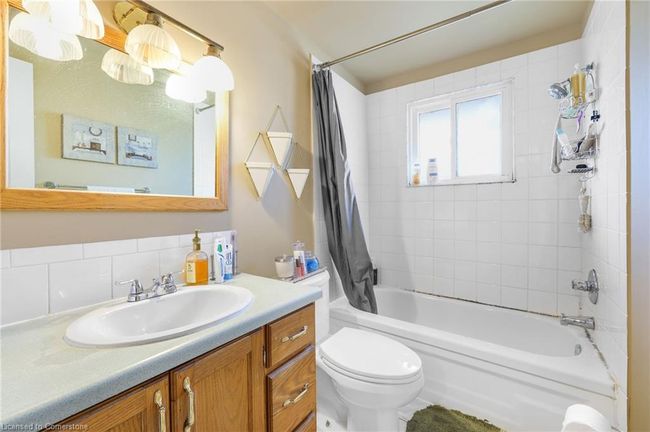 32 - 985 Limeridge Rd E, Townhouse with 3 bedrooms, 2 bathrooms and 2 parking in Hamilton ON | Image 27