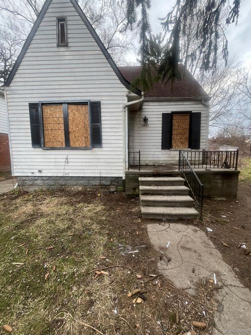 15860 Pierson St, Detroit, MI, 48223-1114 | Card Image