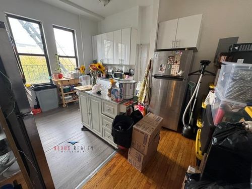 2-r-23-35 31st St, Astoria, NY, 11105-2898 | Card Image