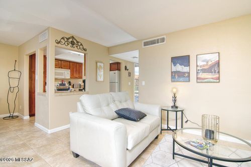 210-6651 N Campbell Avenue, Tucson, AZ, 85718 | Card Image
