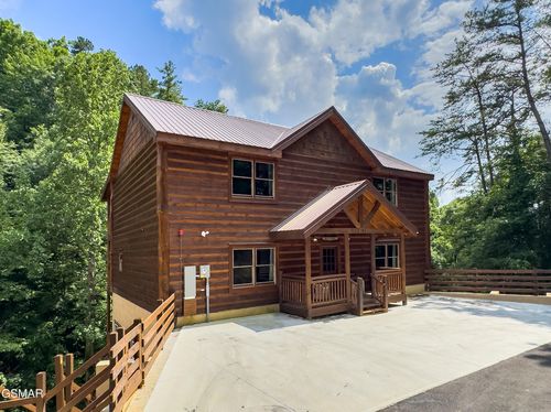 2765 Green Mountain Way, Sevierville, TN, 37876 | Card Image