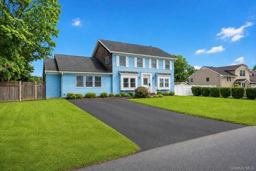 36 George St, Sayville, NY, 11782-1108 | Card Image