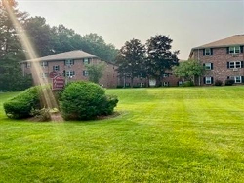 apt-7-11 Cross St, North Chelmsford, MA, 01863-1117 | Card Image