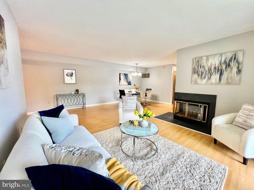 apt-4-111 Biscayne Ct, Princeton, NJ, 08540-7803 | Card Image