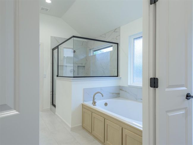 12129 Sw 45 Th Ter, House other with 4 bedrooms, 2 bathrooms and null parking in Mustang OK | Image 23