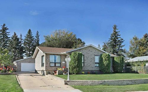 11 Lakeview Cres E, Brooks, AB, T1R0L9 | Card Image