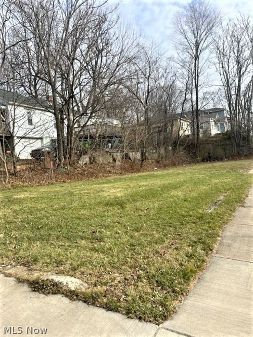 303 W State St, Barberton, OH, 44203-1330 | Card Image