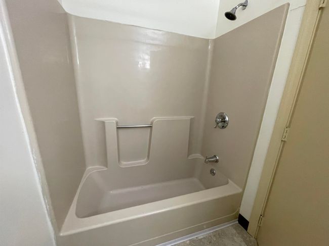 APT-302 - 7 Railroad Ave, Condo with 2 bedrooms, 1 bathrooms and null parking in Derry NH | Image 53
