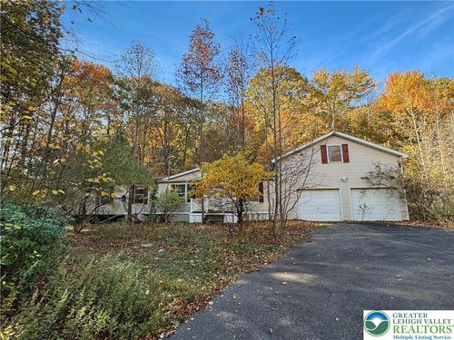 228 Victory Ln, Stroudsburg, PA, 18360-6749 | Card Image