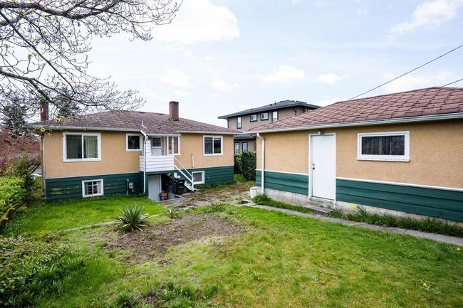 6161 Sumas Street, House other with 3 bedrooms, 2 bathrooms and 2 parking in Burnaby BC | Image 8