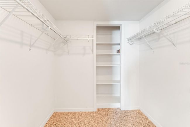 Walk-in closet | Image 17