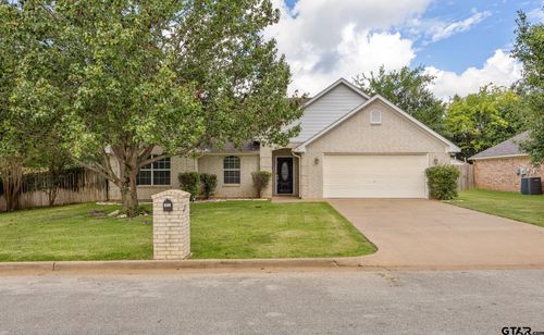 111 Bluebird Ln, Whitehouse, TX, 75791-9635 | Card Image