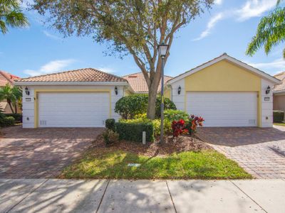 5405 Dominica Street, House attached with 2 bedrooms, 2 bathrooms and null parking in Vero Beach FL | Image 2